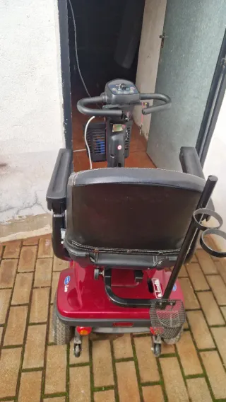Silla eléctrica Invacare Leo semi nueva