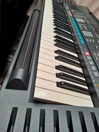 Teclado Yamaha PSR-4600