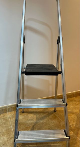 Escalera plegable aluminio 3 peldaños