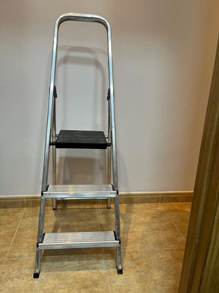 Escalera plegable aluminio 3 peldaños
