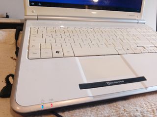 PORTATIL PACKARD BELL PER A COMPLETAR O PEÇES
