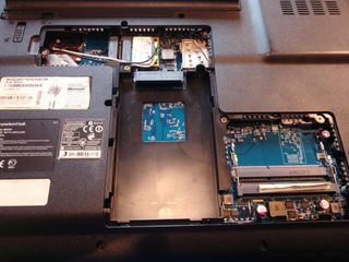 PORTATIL PACKARD BELL PER A COMPLETAR O PEÇES