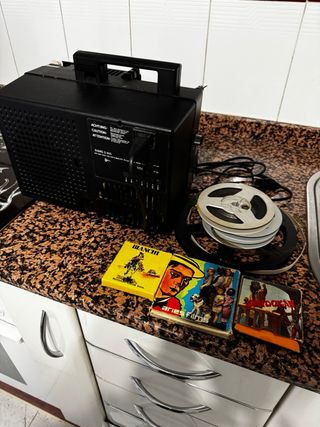 Proyector Eumig S905 + Películas Super 8