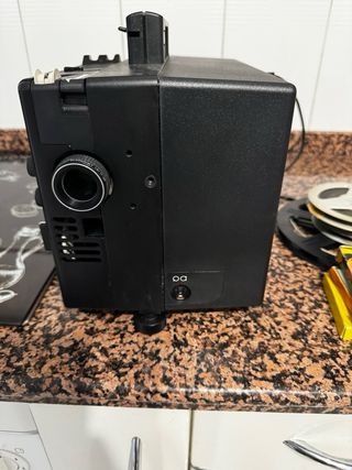 Proyector Eumig S905 + Películas Super 8