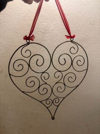 Corazón Decorativo Metal con Cinta Roja