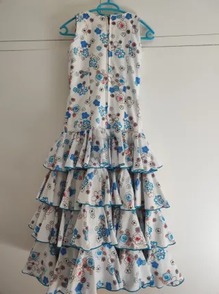 Traje de gitana niña volantes. Talla 12 años.