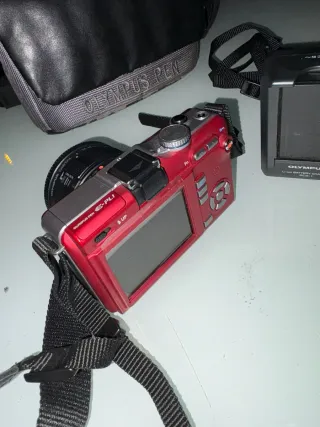 *URGE* Cámara Olympus PEN E-PL3 Roja *NUEVA*