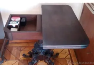 Mesa antigua de juego