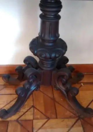 Mesa antigua de juego