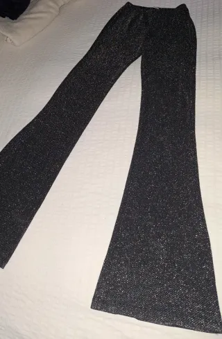 Pantalón Subdued Negro Plateado Acampanado