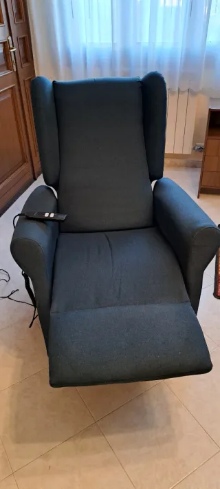 Poltrona relax in tessuto, usata poco