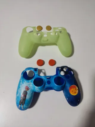 Consola PS4 + 2 Mandos + 3 Juegos