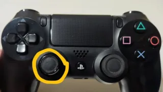 Consola PS4 + 2 Mandos + 3 Juegos