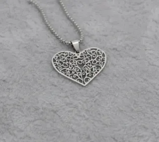 Colar Coração em Aço Inoxidável