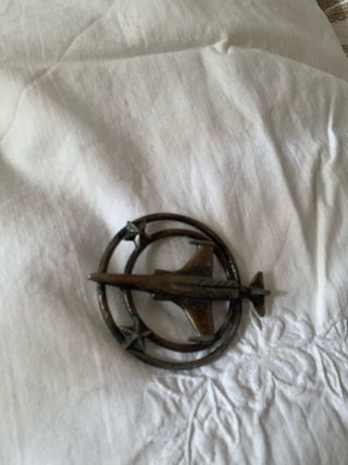 Pin militar avión con estrellas