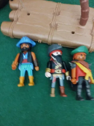 Playmobil Piratas Barco y Figuras