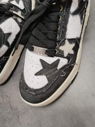 Zapatillas Raaibcck estrellas negras y blancas