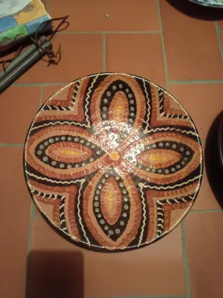 Plato de cerámica antiguo de la Bisbal