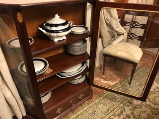 Mueble expositor vajilla, madera y cristal