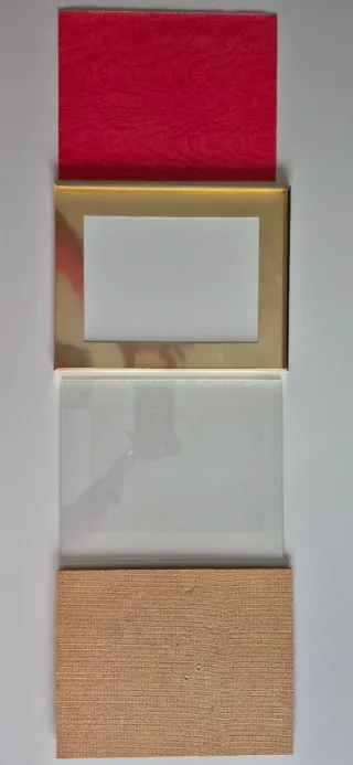 Cornice in metallo dorato dim. interna 12x17