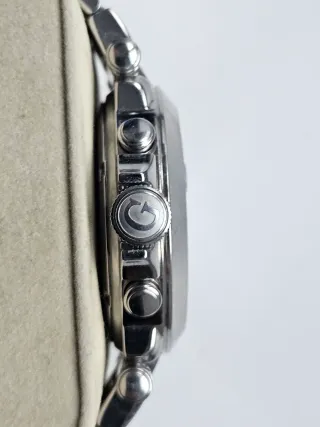 Reloj Gc Guess Cronógrafo Negro y Plateado