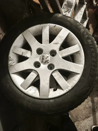 Llantas con neumáticos Peugeot