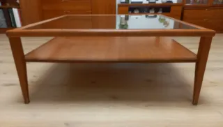 Mesas auxiliares de salón.