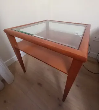 Mesas auxiliares de salón.