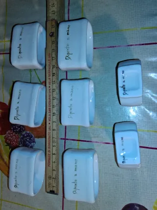 Portatovaglioli in Porcellana