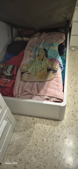 Cama completa canapé y colchón 200€ Medidas 1,05cm