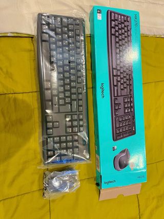 Combo Teclado y Mouse Inalámbrico Logitech MK270