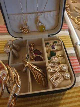 Joyero con joyas chapadas en oro 18 k anillos tall