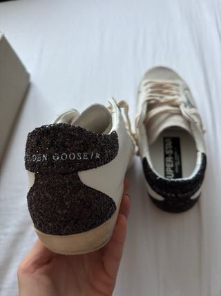 Golden Goose Zapatillas Blancas y Doradas