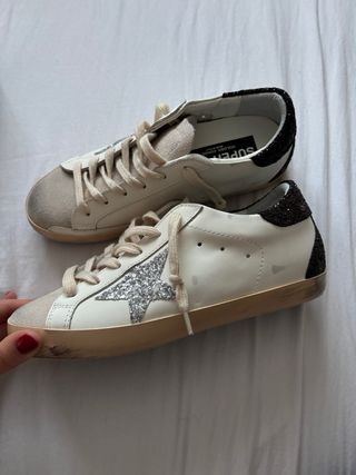 Golden Goose Zapatillas Blancas y Doradas