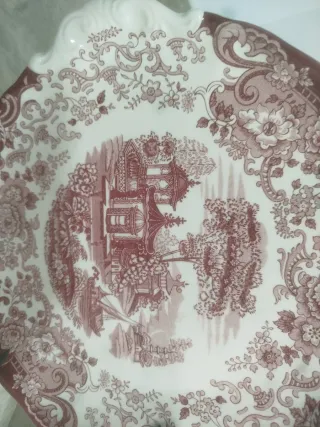 Bandeja Redonda Cartuja de Sevilla,y un plato