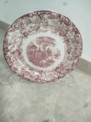 Bandeja Redonda Cartuja de Sevilla,y un plato