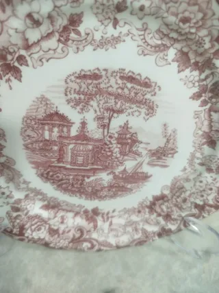 Bandeja Redonda Cartuja de Sevilla,y un plato