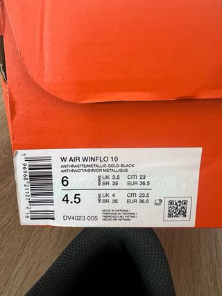 Zapatillas Nike Air Winflo 10 Negras y Doradas