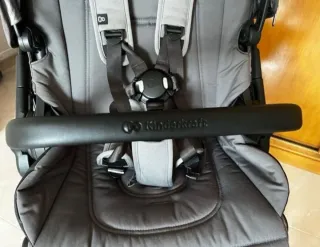 Carrito de bebé gris kinderkraft yoki