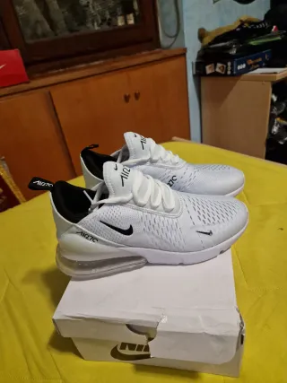 Nike Air Max 270 Bianche Uomo Tg 42