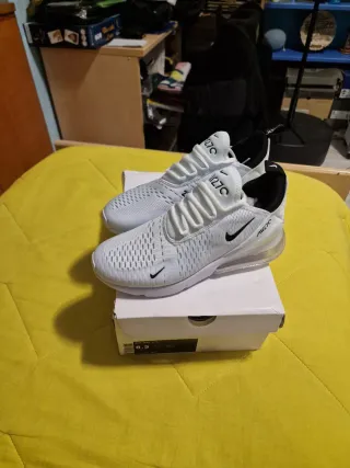 Nike Air Max 270 Bianche Uomo Tg 42