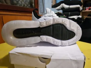 Nike Air Max 270 Bianche Uomo Tg 42