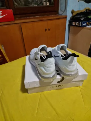 Nike Air Max 270 Bianche Uomo Tg 42