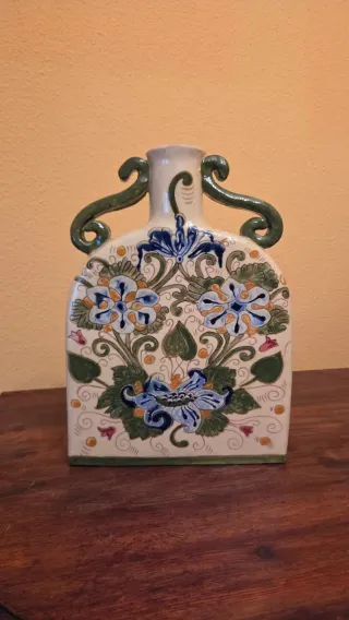 Jarrón de cerámica decorado floral