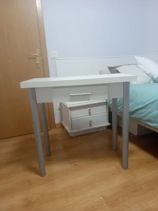 Mesa plegable con cajón - Plata y Blanco
