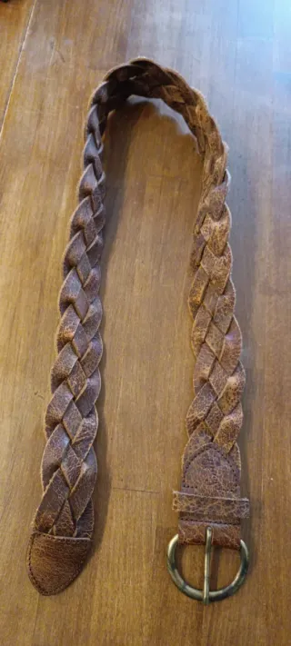 Cintura intrecciata in pelle marrone