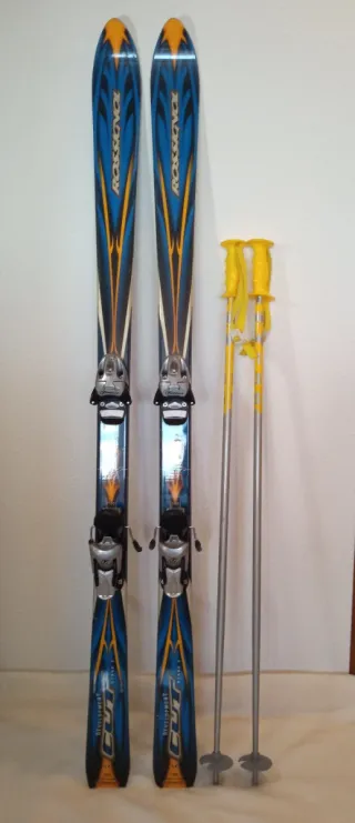 Esquís Rossignol con fijaciones y bastones