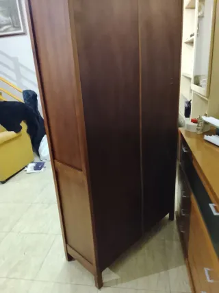 Alacena antigua de madera