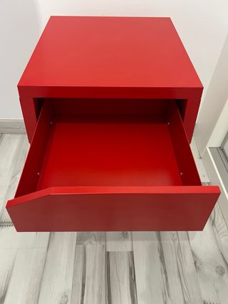 Mesita auxiliar IKEA SELJE roja