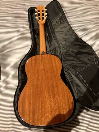 Guitarra Española 92cm y funda semirigida mochila